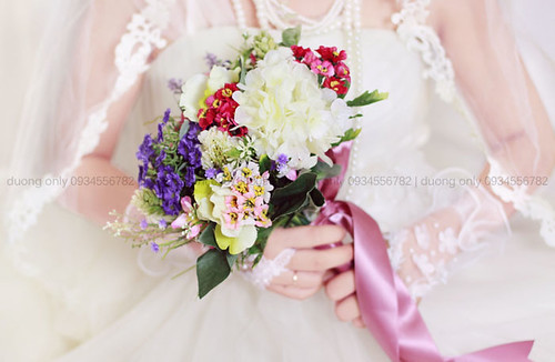 Bán và cho thuê hoa cưới, phụ kiện cô dâu