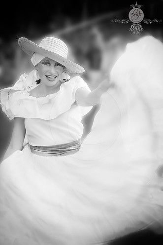 Alegría, folklore y danza by Elizabeth Padilla
