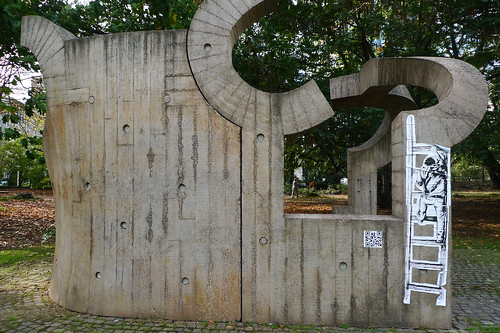 QR Code an der Chilida Skulptur