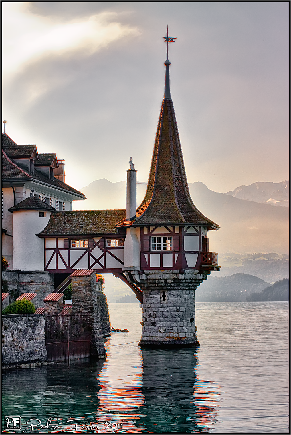 Suiza - Pueblos con encanto - Oberhofen - Castillo