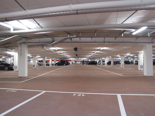 Parkhaus Neue Mitte mit ca. 320 Parkplätzen