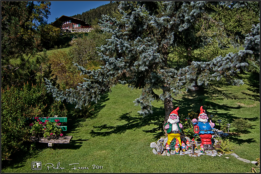Suiza - Pueblos con encanto - Gimmelwald - El jardín de los enanitos