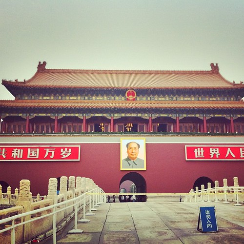 A portrait of Chairman #Mao hangs on the front of the Palace #Gates to the #ForbiddenCity near #TiananmenSquare in #Beijing #China. #obievip  #obievip_china by ObieVIP