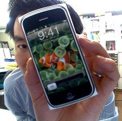 iPhone and man (by: kengo, creative commons license)