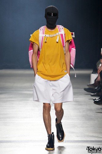 Banal-Chic-Bizarre-Menswear-Japan-Fashion-Week-2012-SS-005-600x900