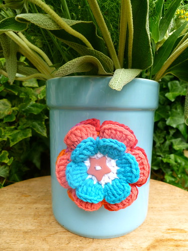 Crochet Flower Brooch...
