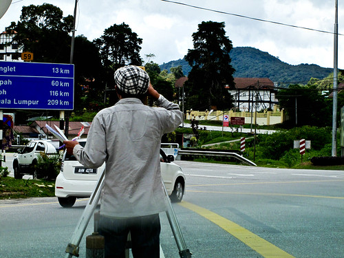IMG_2589 Man at Work ,Tanah Rata , Cameron Highlands