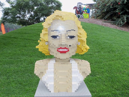 Marilyn Monroe in Legos