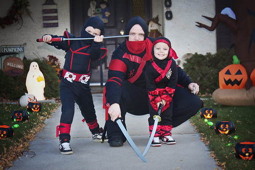 Halloween_3 ninjas pic2 10-31-11