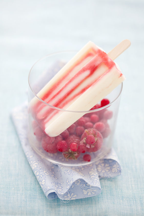 4th of July Ideas - White Peach, Lychee, and Raspberry Pops by Cannelle et Vanille