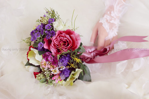Bán và cho thuê hoa cưới, phụ kiện cô dâu