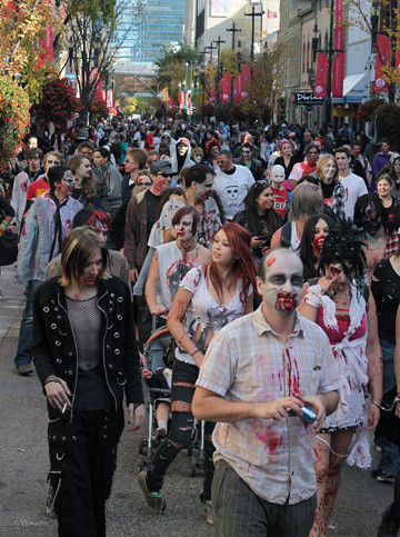 Zombie Walk 2011 - mob by Wanderfull1