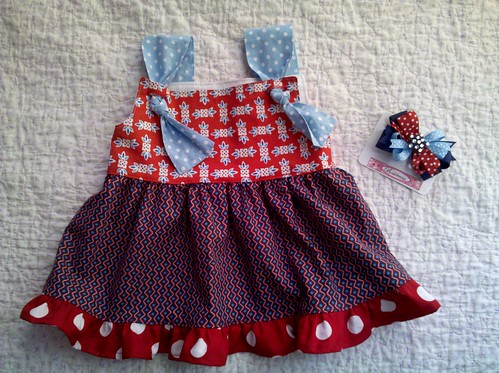 L's 4th of July top and bow!