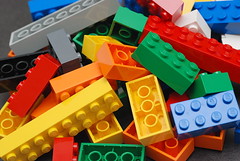 800px-Lego_Color_Bricks