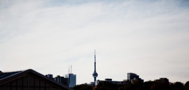 Toronto Skyline [EOS 5DMK2 | EF 24-105L@105mm | 1/6400 s | f/4.0 | 
ISO400]