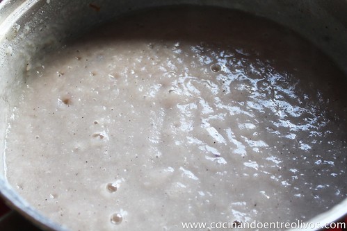Sopa de cebolla morada con bombones de calabaza. www.cocinandoentreolivos (13)