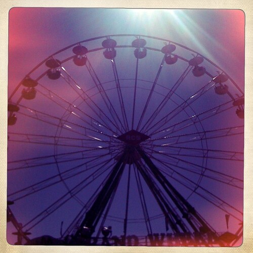 Ferris wheel sun ray