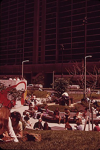 CHESTER COMMONS, POPULAR MINI PARK IN BUSY, DOWNTOWN CLEVELAND, 06/1973
