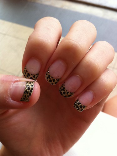 Bought leopard print nail stickers from gmarket!!! very pretty :)