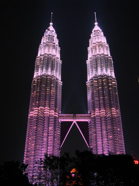 Petronas_Twin_Towes_pink