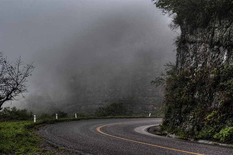 la carretera en la montaña