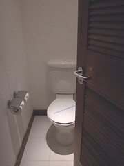 20111001-單獨的廁所-1