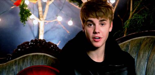 Justin-Bieber-Behind-the-Scenes-of-Mistletoe-Video-9