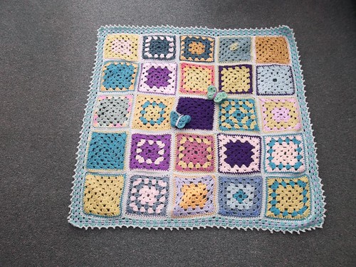 25 beautiful Squares from Glynis!