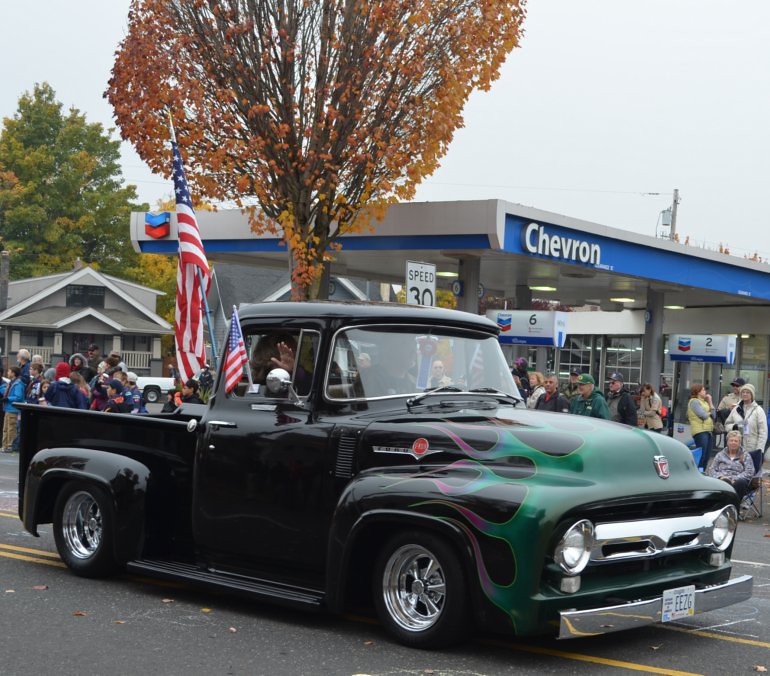 DSC_0079p_veterans_day_parade_vintage_ford_pickup