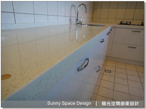 廚具工廠-中和景平路彭設計L型廚具：韓國三星人造石檯面-陽光空間廚衛設計