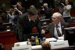 President Van Rompuy talks to the Prime Minist...