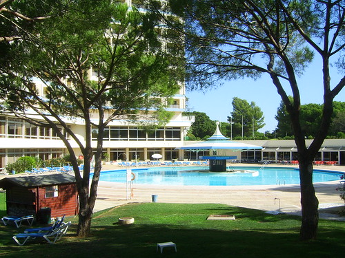 091011 Hotel Gardens & Pool