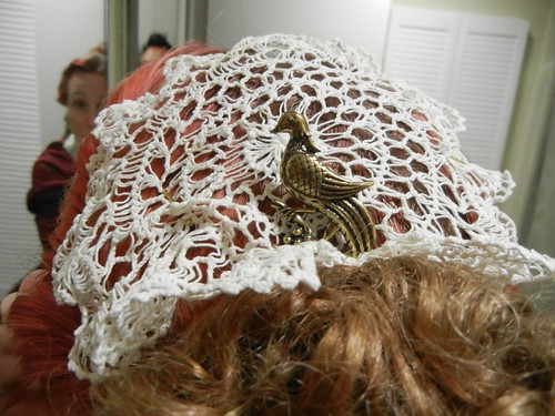 a decorative birdie hairpin