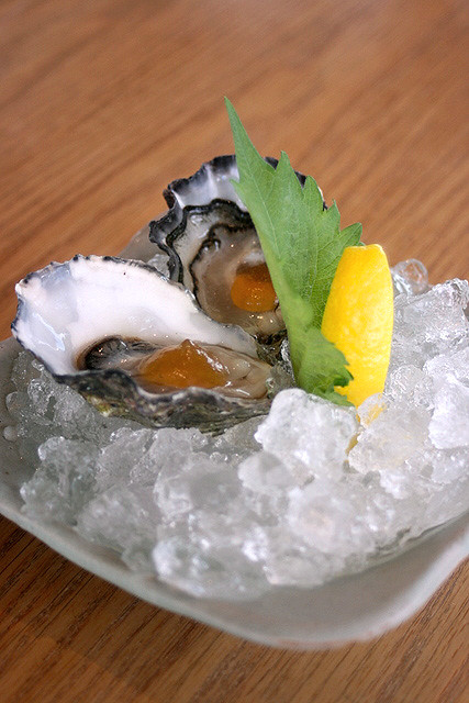 Coffin Bay Oysters with citrus mignonette, tosazu jelly