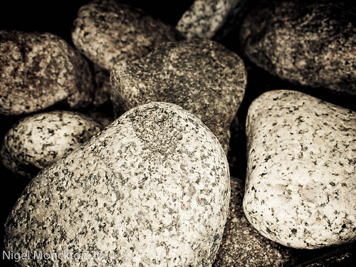 1000/619: 23 Oct 2011: Rocks by nmonckton