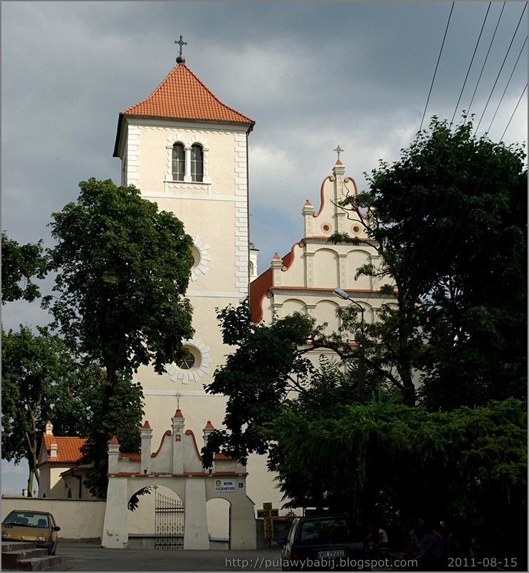 Widok na kościół z rynku