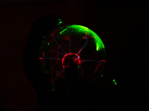 Plasma globe with laser beam ©  Konstantin Malanchev