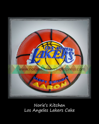 Wedding Cake  Angeles on Norie   S Kitchen     Los Angeles Lakers Cake   A Photo By Norie   S