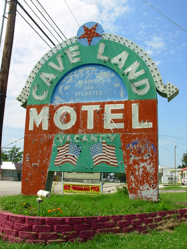 Cave Land Motel - Cave City KY