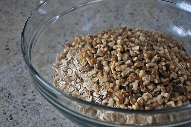 homemade-granola-dry-ingredients
