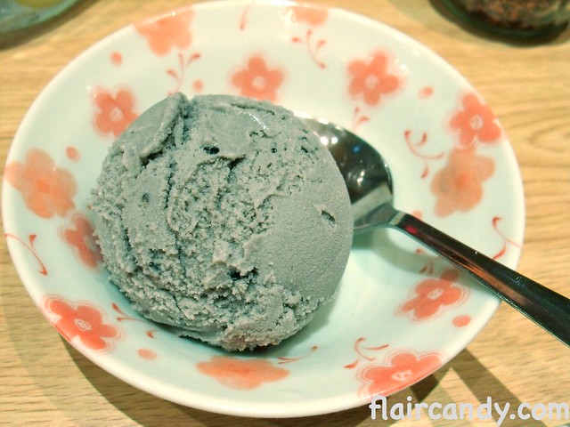 pasta de waraku black sesame ice cream 