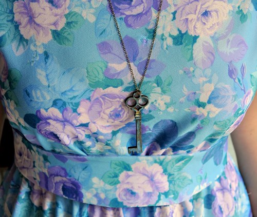 Roses Dress with Vintette Jewellery