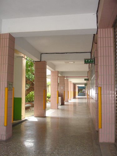 國小校園走廊1