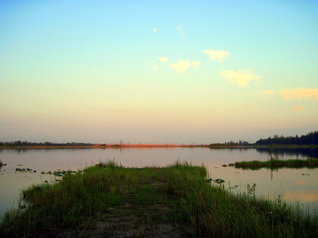 Dawn moon over Harbour Lakes Impoundment 20110914