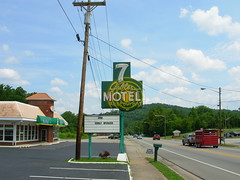 7 Gables Motel Restaurant - Burnside, Kentucky