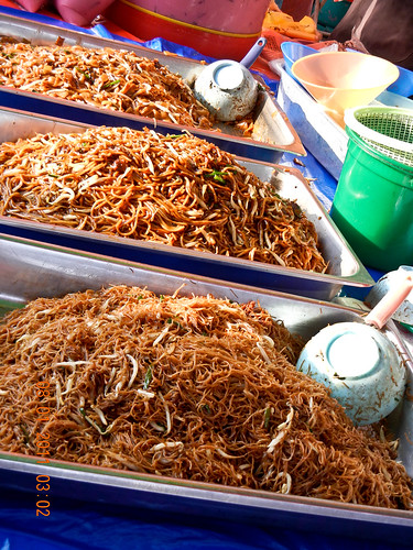 DSCN2356  Fried Noodle ,Ramadhan bazaar , Ipoh ,Malaysia- 2011