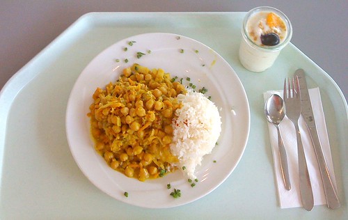 Pikantes Kichererbsencurry auf indische Art / Zesty chickpea curry indian style