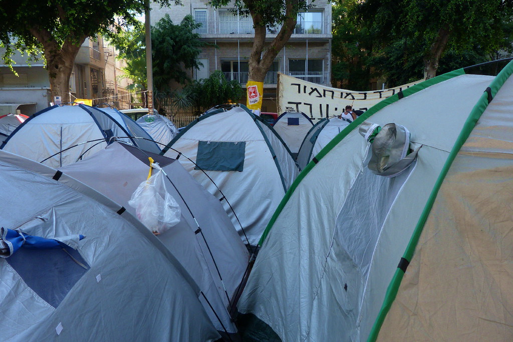 06-08-2011-justice-tents4