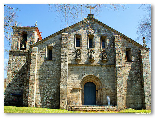 Fachada da igreja de Fiães (Igreja de Santo André) by VRfoto