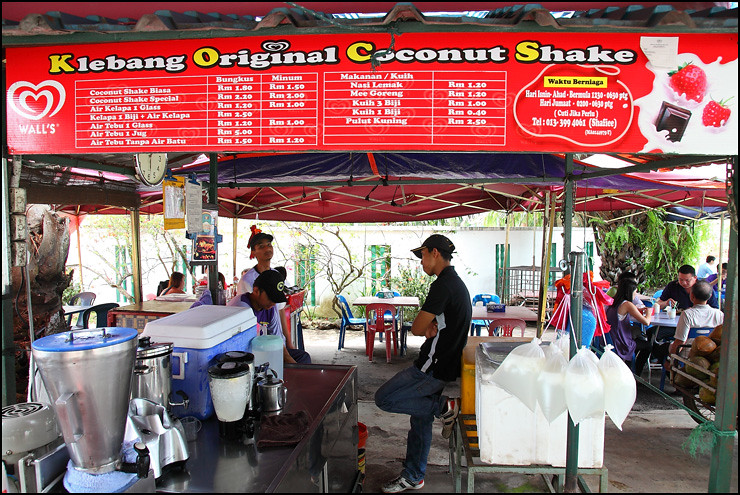 Melaka Food klebang-coconut-shake